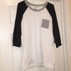 Black, white, and grey quarter sleeve shirt